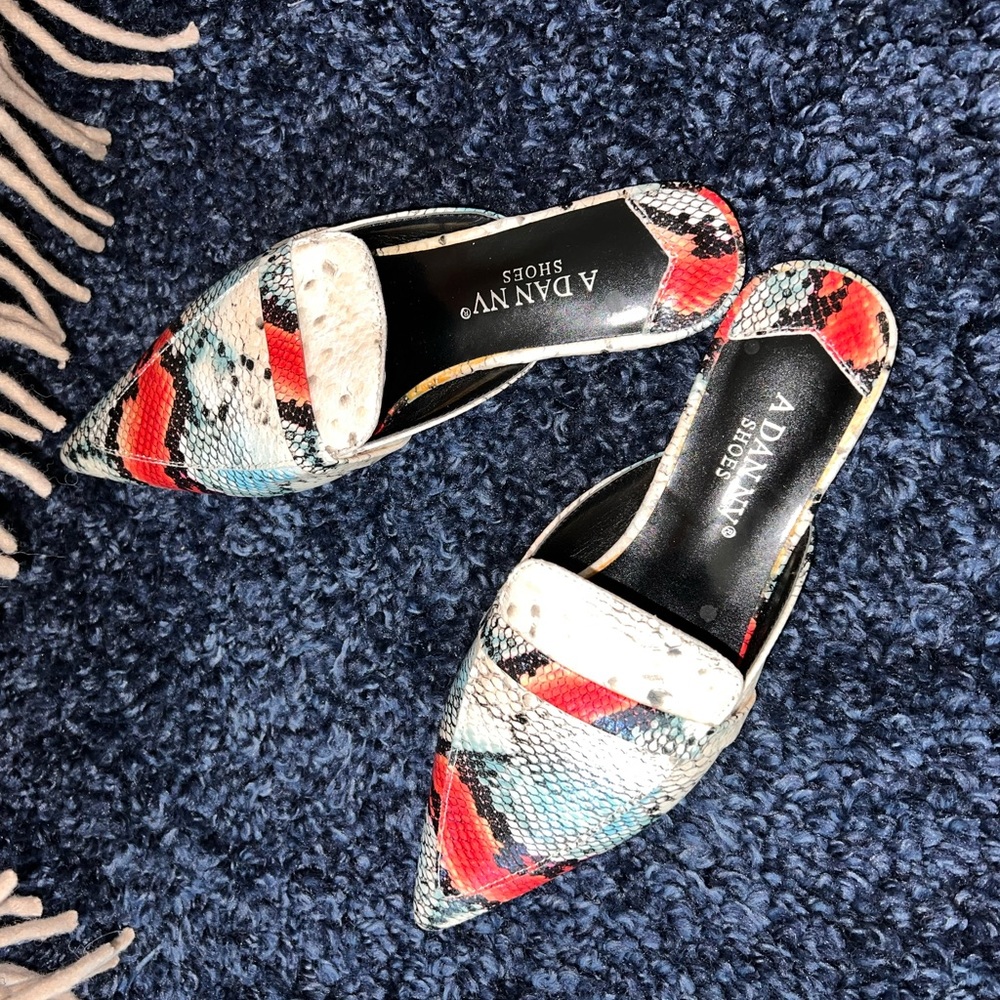Snakeskin Print Pointed Mule Flats